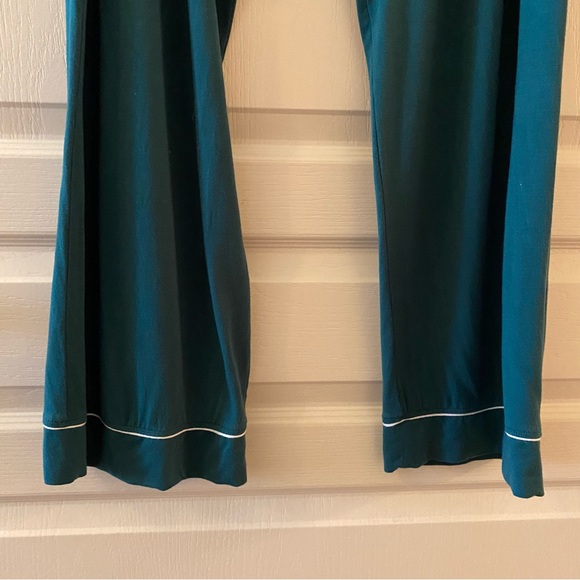 EBERJEY Gisele PJ Set in Evergreen - XL - Picture 11 of 16